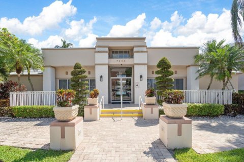 Copropriété à vendre à Tamarac, Floride: 3 chambres, 159.98 m2 № 724854 - photo 4