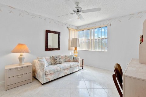 Купить кондоминиум в Тамарак, Флорида 3 спальни, 159.98м2, № 724854 - фото 11