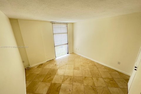 Condominio en venta en Coral Gables, Florida, 2 dormitorios, 104.89 m2 № 1147293 - foto 28