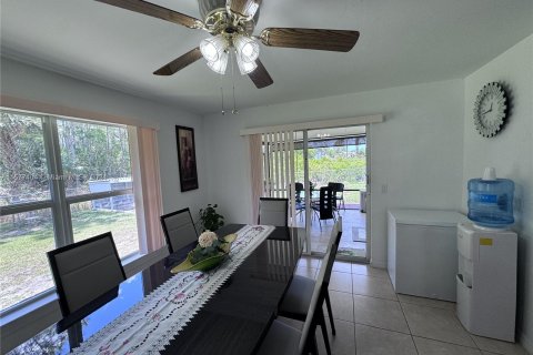 House in Naples, Florida 3 bedrooms, 151.06 sq.m. № 1147332 - photo 23