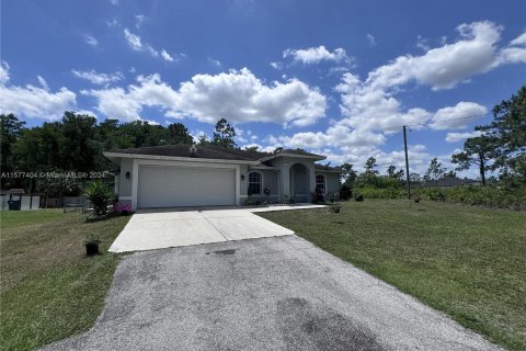 House in Naples, Florida 3 bedrooms, 151.06 sq.m. № 1147332 - photo 2