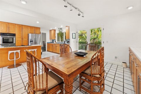 House in Miami, Florida 4 bedrooms, 404.68 sq.m. № 1147295 - photo 29