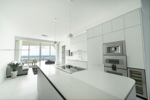 Condominio en venta en Sunny Isles Beach, Florida, 3 dormitorios, 233.28 m2 № 1399974 - foto 11