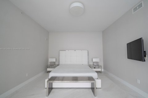 Condominio en venta en Sunny Isles Beach, Florida, 3 dormitorios, 233.28 m2 № 1399974 - foto 17