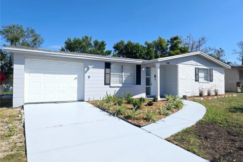 House in Hudson, Florida 2 bedrooms, 108.51 sq.m. № 1417710 - photo 2