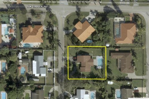 House in Miami, Florida 4 bedrooms, 173.36 sq.m. № 1372806 - photo 12