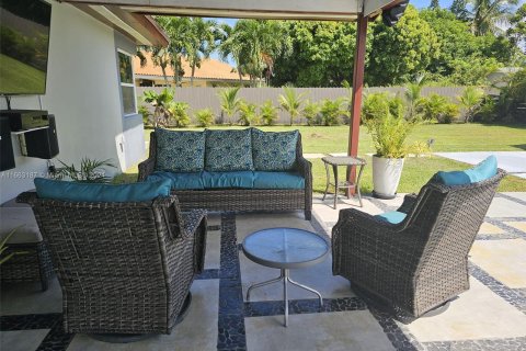 House in Miami, Florida 4 bedrooms, 173.36 sq.m. № 1372806 - photo 14