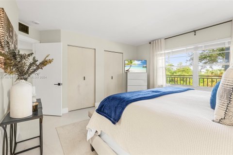 Condo in Pembroke Pines, Florida, 1 bedroom  № 1400180 - photo 17