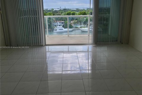 Condominio en alquiler en Miami Beach, Florida, 1 dormitorio, 96.25 m2 № 1365431 - foto 6