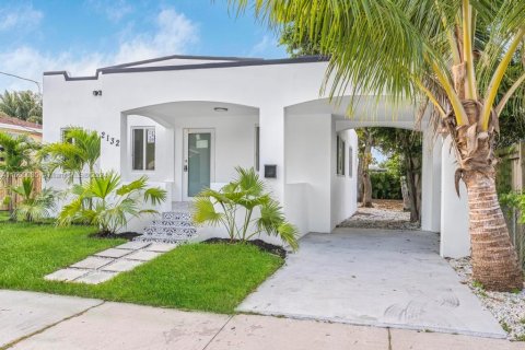 Casa en venta en Miami, Florida, 3 dormitorios, 114.27 m2 № 1365430 - foto 3