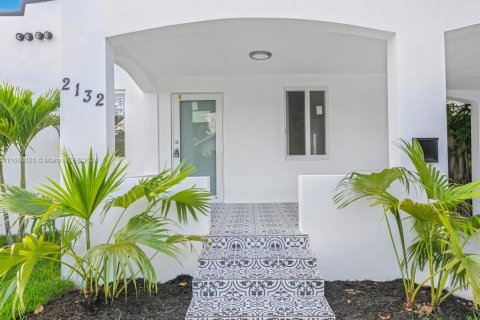 Casa en venta en Miami, Florida, 3 dormitorios, 114.27 m2 № 1365430 - foto 4