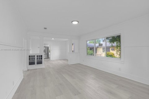 Villa ou maison à vendre à Miami, Floride: 3 chambres, 114.27 m2 № 1365430 - photo 6