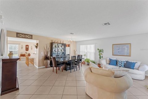 Casa en venta en Orlando, Florida, 6 dormitorios, 331.1 m2 № 1133768 - foto 5