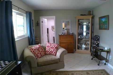 House in Tampa, Florida 3 bedrooms, 140.65 sq.m. № 1364558 - photo 5