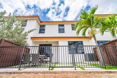 Townhouse in Miami Lakes, Florida 3 bedrooms, 147.53 sq.m. № 1141909 - photo 30