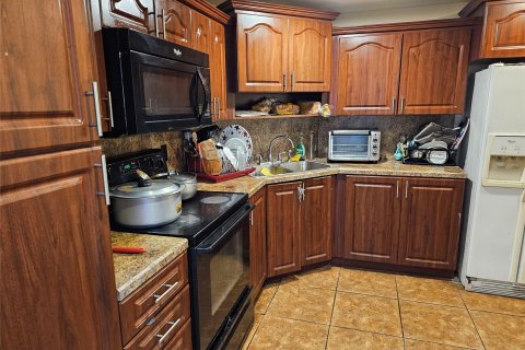 Condo in Lauderhill, Florida, 3 bedrooms  № 786369 - photo 4