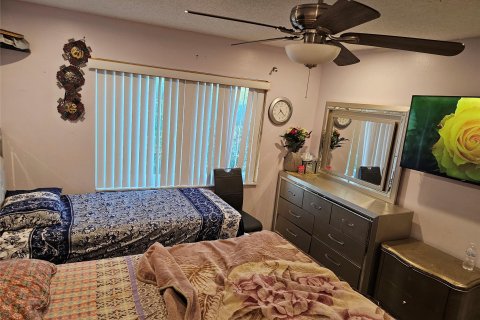 Condo in Lauderhill, Florida, 3 bedrooms  № 786369 - photo 24