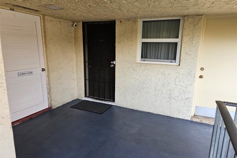 Condo in Lauderhill, Florida, 3 bedrooms  № 786369 - photo 3