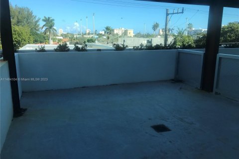 Condo in Miami Beach, Florida, 1 bedroom  № 830151 - photo 5