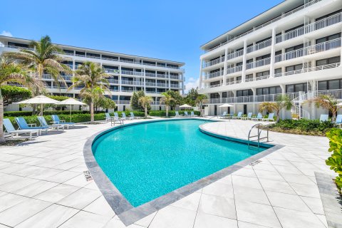 Copropriété à vendre à Palm Beach, Floride: 2 chambres, 199.28 m2 № 1223314 - photo 21