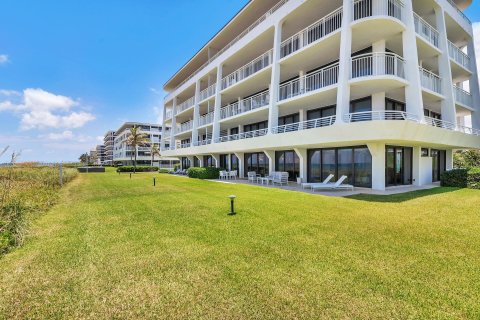 Condo in Palm Beach, Florida, 2 bedrooms  № 1223314 - photo 23