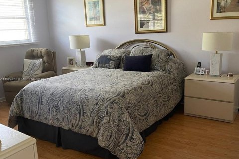 Condominio en venta en Pembroke Pines, Florida, 2 dormitorios, 102.19 m2 № 983393 - foto 17