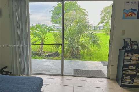 Copropriété à vendre à Oakland Park, Floride: 2 chambres, 94.76 m2 № 1311053 - photo 8