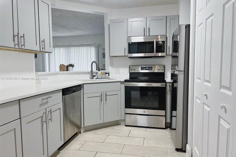 Copropriété à vendre à Oakland Park, Floride: 2 chambres, 94.76 m2 № 1311053 - photo 1