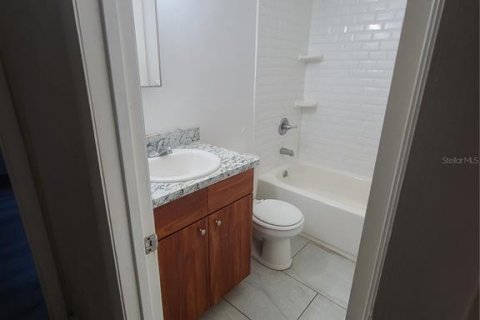 Снять в аренду квартиру в Гейнсвилл, Флорида 5 комнат, 86.4м2, № 1620935 - фото 9