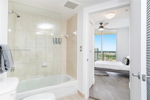 Copropriété à louer à Miami, Floride: 2 chambres, 97.36 m2 № 17215 - photo 21