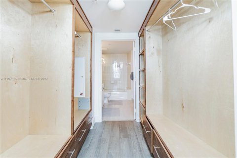 Copropriété à louer à Miami, Floride: 2 chambres, 97.36 m2 № 17215 - photo 19