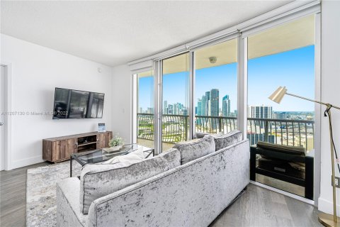 Condo in Miami, Florida, 2 bedrooms  № 17215 - photo 11