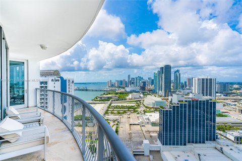 Condominio en alquiler en Miami, Florida, 2 dormitorios, 97.36 m2 № 17215 - foto 29