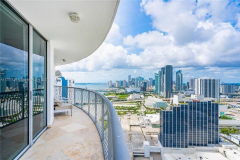 Condominio en alquiler en Miami, Florida, 2 dormitorios, 97.36 m2 № 17215 - foto 28