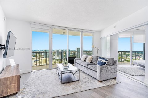 Condo in Miami, Florida, 2 bedrooms  № 17215 - photo 8