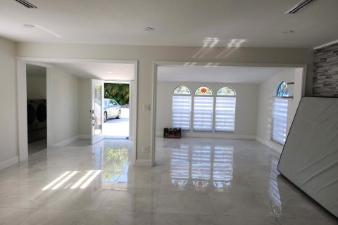 Commercial property in West Palm Beach, Florida 3 bedrooms, 139.35 sq.m. № 1141329 - photo 13