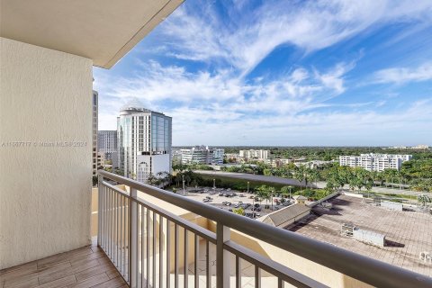 Condo in Miami, Florida, 2 bedrooms  № 1383148 - photo 26