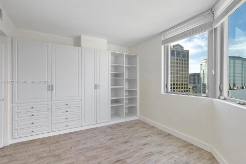 Condo in Miami, Florida, 2 bedrooms  № 1383148 - photo 22