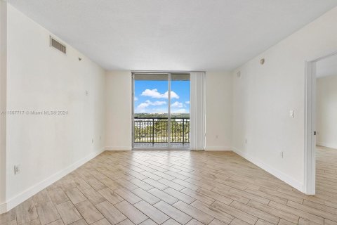 Condo in Miami, Florida, 2 bedrooms  № 1383148 - photo 10