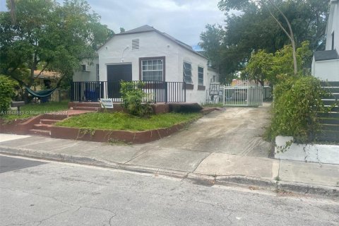 Casa en venta en Miami, Florida, 3 dormitorios, 182.55 m2 № 1370933 - foto 14