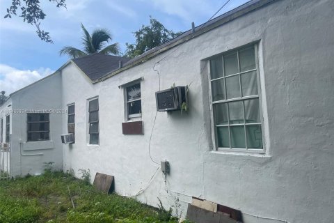 Casa en venta en Miami, Florida, 3 dormitorios, 182.55 m2 № 1370933 - foto 16