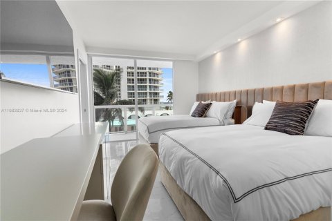 Condo in Sunny Isles Beach, Florida, 2 bedrooms  № 1370884 - photo 26