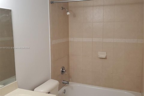 Condominio en alquiler en Miami, Florida, 2 dormitorios, 84.91 m2 № 1395000 - foto 11