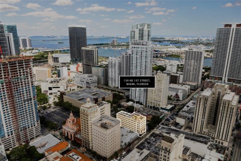 Commercial property in Miami, Florida № 1395001 - photo 24