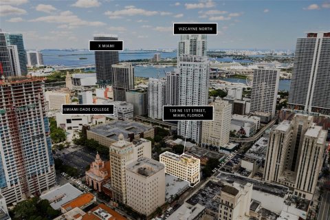 Commercial property in Miami, Florida № 1395001 - photo 22