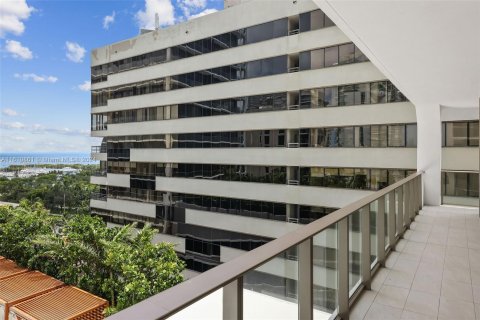 Copropriété à vendre à Miami, Floride: 2 chambres, 100.98 m2 № 1233036 - photo 3