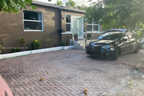 Casa en venta en Hollywood, Florida, 3 dormitorios, 121.7 m2 № 1233576 - foto 17