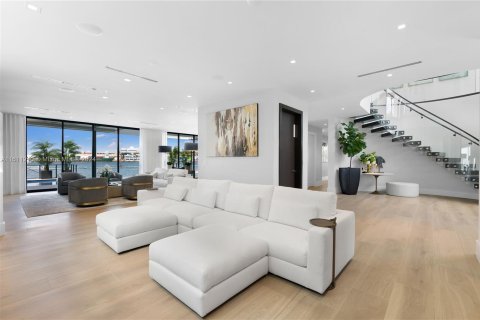 Casa en venta en Fort Lauderdale, Florida, 5 dormitorios, 616.13 m2 № 1233496 - foto 29