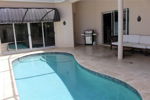 Villa ou maison à louer à Bradenton, Floride: 3 chambres, 194.07 m2 № 1369775 - photo 10