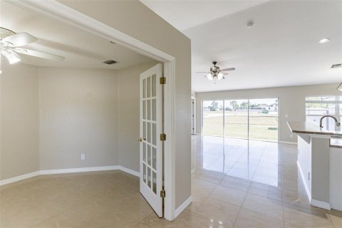 Villa ou maison à vendre à Cape Coral, Floride: 3 chambres, 135.92 m2 № 1260617 - photo 4